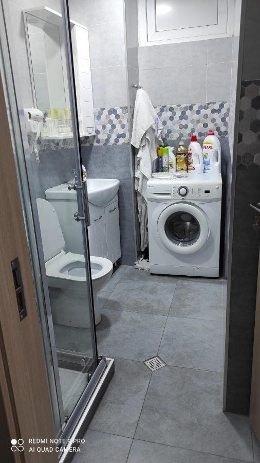 Family apartament Apartment Tbilisi Bagian luar foto