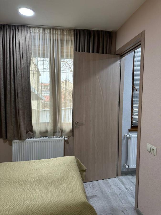 Family apartament Apartment Tbilisi Bagian luar foto
