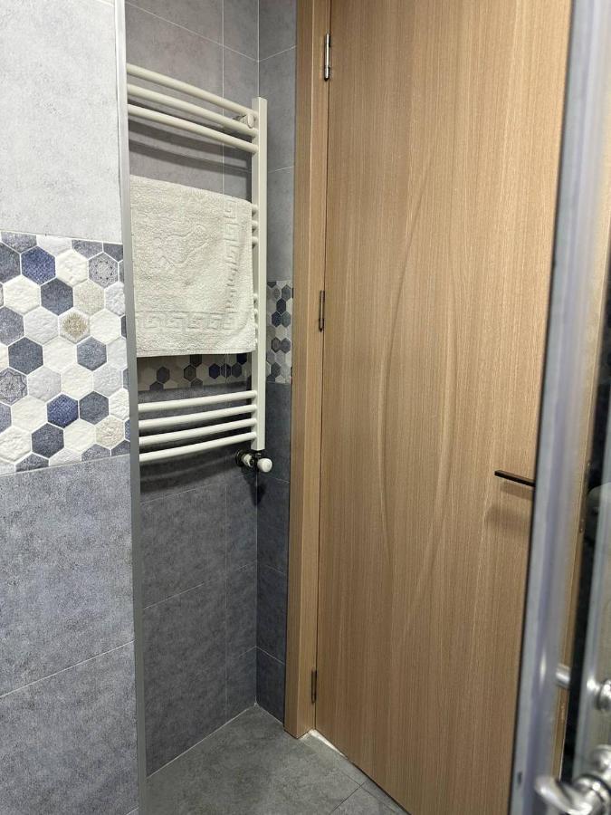 Family apartament Apartment Tbilisi Bagian luar foto